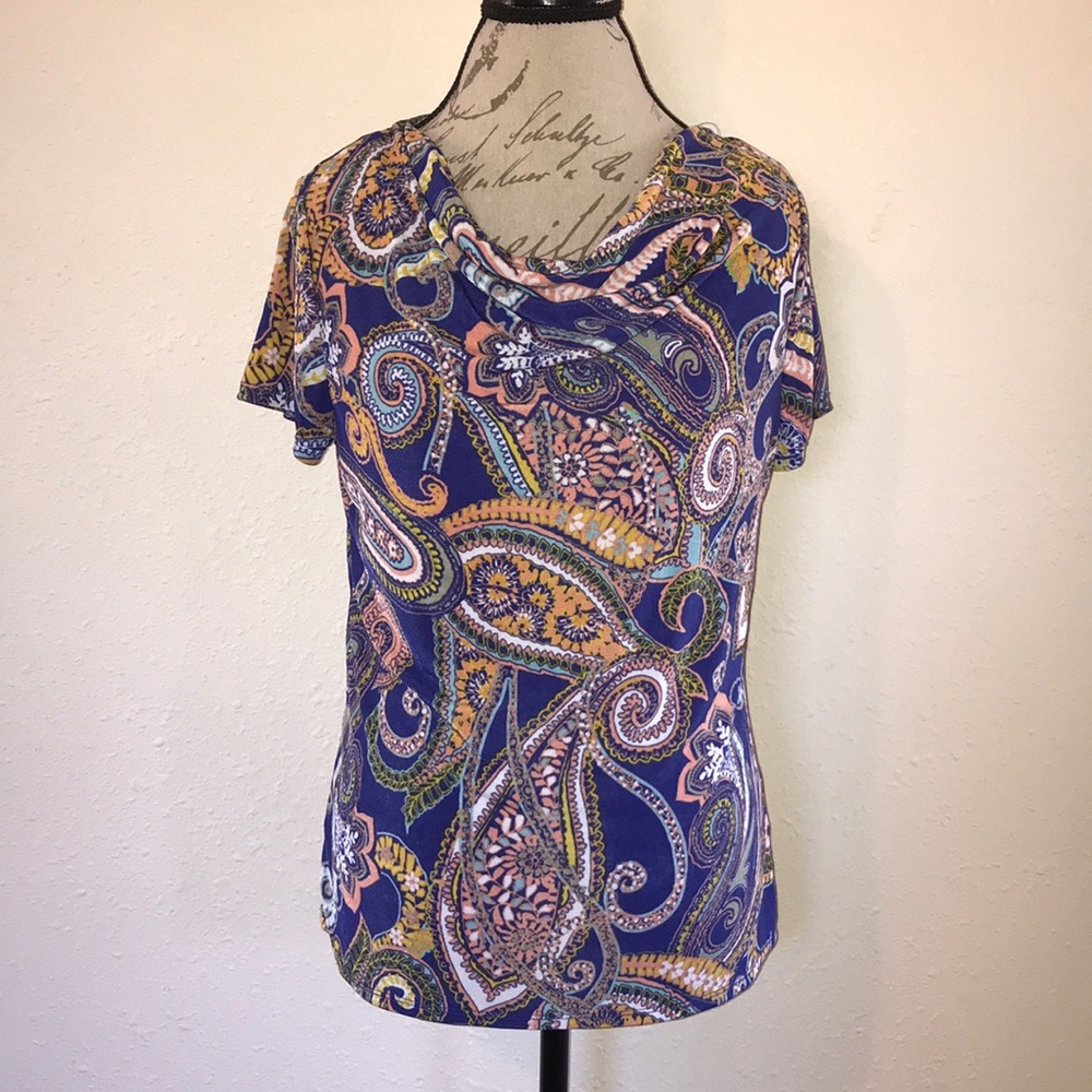 JACLYN SMITH | Paisley Stretch Short Sleeve Blouse